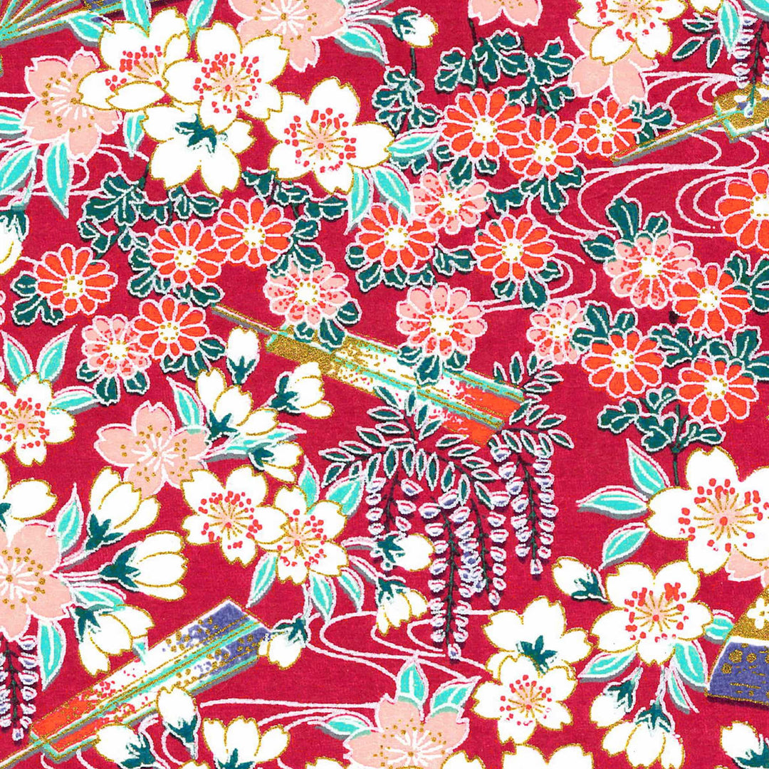 carré de 10cm par 10cm de papier japonais yuzen chiyogami aux motifs de fleurs de cerisier, de chrysanthèmes, de glycines et d'éventails dans les tons rouge foncé, orange, bleu canard et turquoise, rose pâle et blanc adeline klam (M1062)