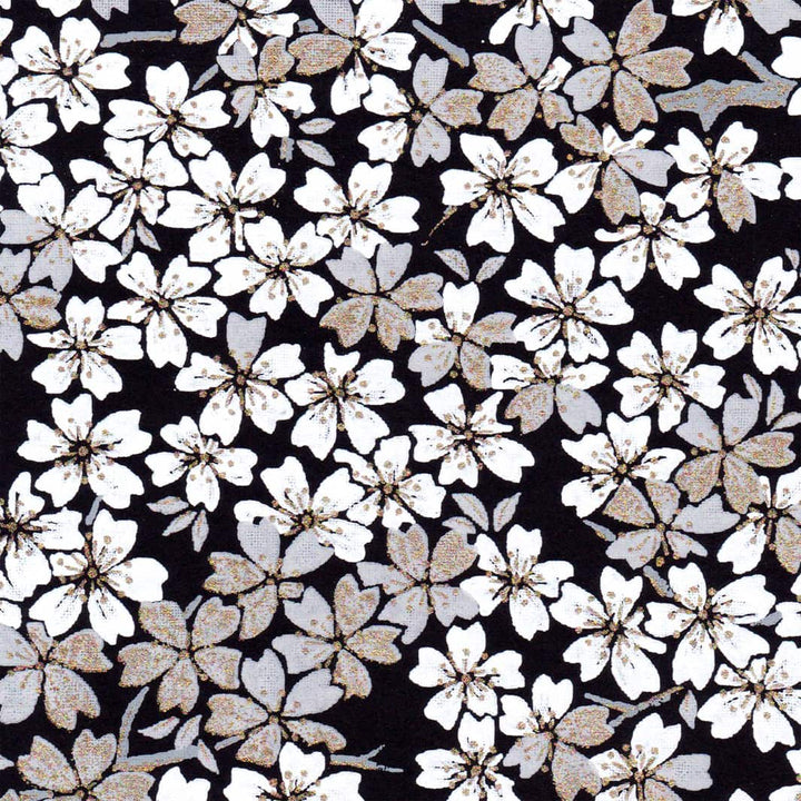 carré de 10cm par 10cm de papier japonais yuzen chiyogami aux motifs de fleurs de cerisier dans les tons noirs, blancs et argentés adeline klam (M616)