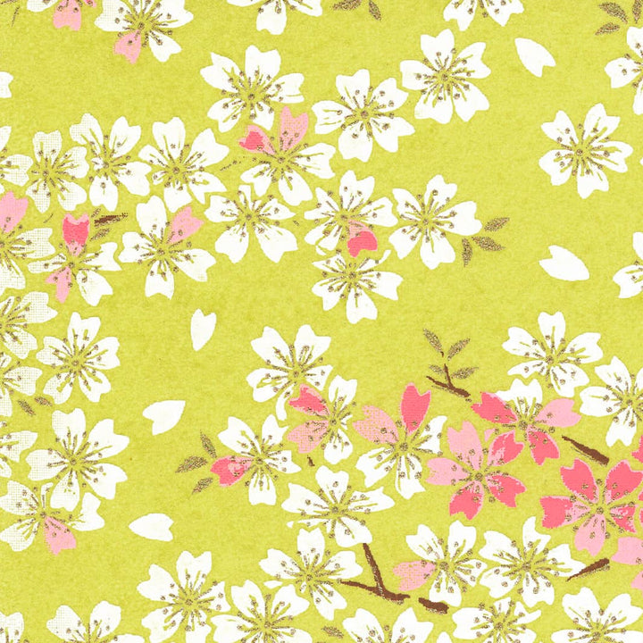 carré de 10cm par 10cm de papier japonais yuzen chiyogami au motif de fleurs de cerisier dans les tons vert acidulé, rose clair, rose moyen et blancs adeline klam (M1058)