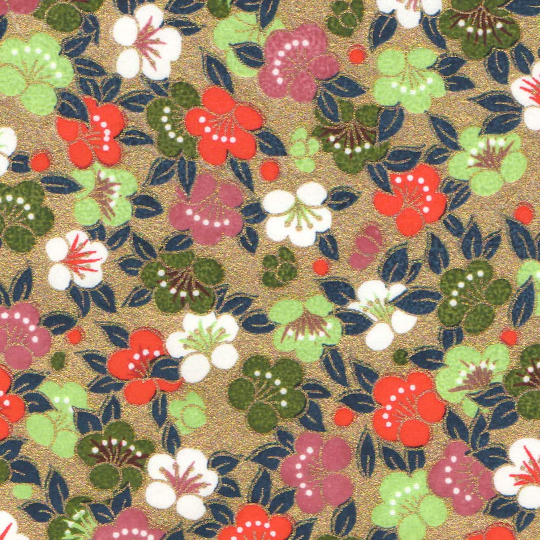 carré de 10cm par 10cm de papier japonais yuzen chiyogami aux motifs de fleurs de prunier festives dorées, rouge orange, bois de rose, vert clair et foncé et bleu marine adeline klam (M1040)