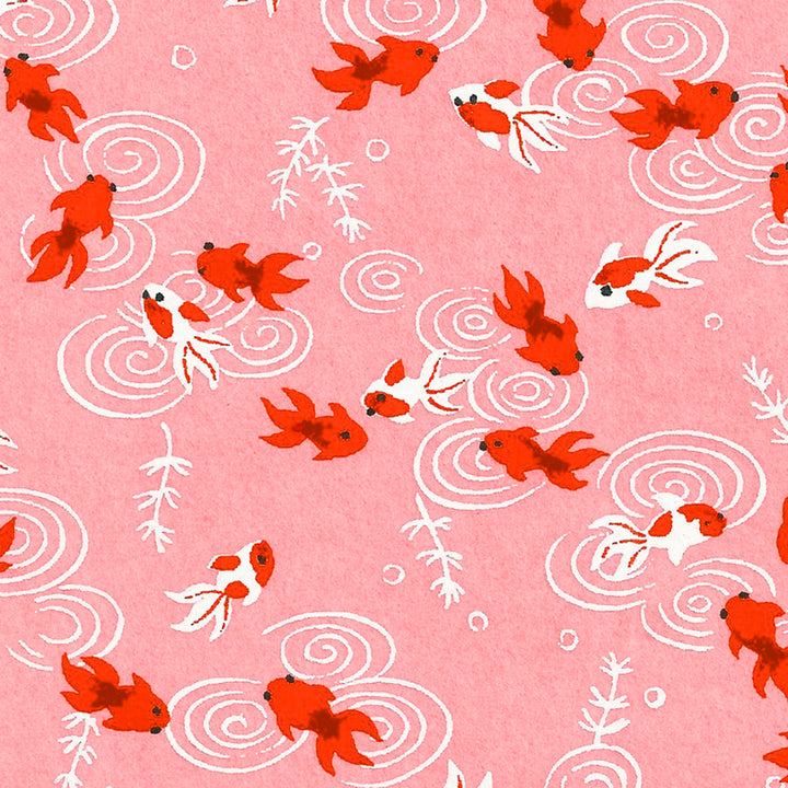 carré de 10cm par 10cm de papier japonais yuzen chiyogami aux motifs de poissons blancs et rouges sur fond rose adeline klam (M136)