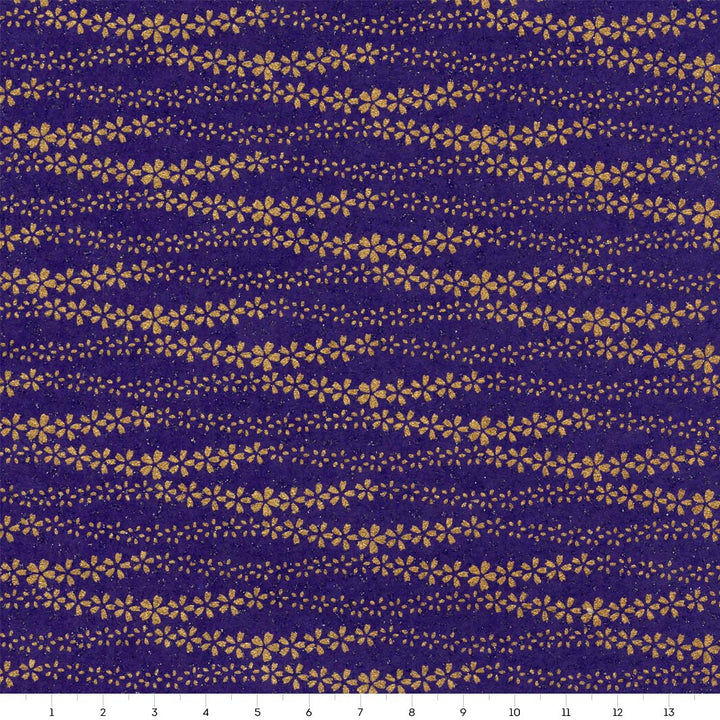 carré de 14cm par 14cm de papier japonais yuzen chiyogami aux motifs de brise de fleurs dans les tons bleu nuit et dorés adeline klam (M968)