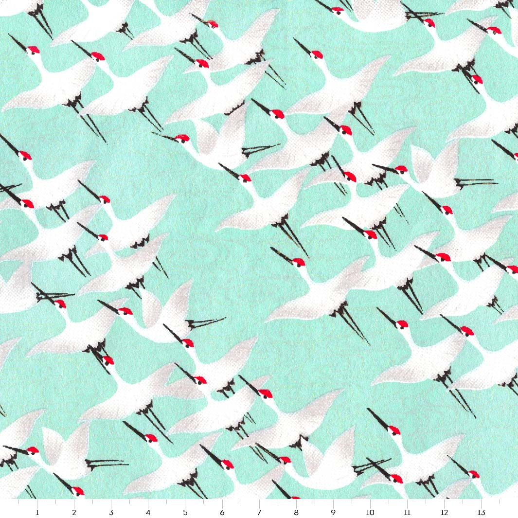 carré de 14cm par 14cm de papier japonais yuzen chiyogami aux motifs d'envolée de grues dans les tons vert d'eau adeline klam (M663)