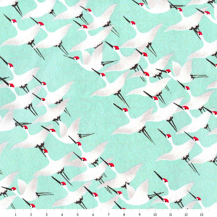 carré de 14cm par 14cm de papier japonais yuzen chiyogami aux motifs d'envolée de grues dans les tons vert d'eau adeline klam (M663)