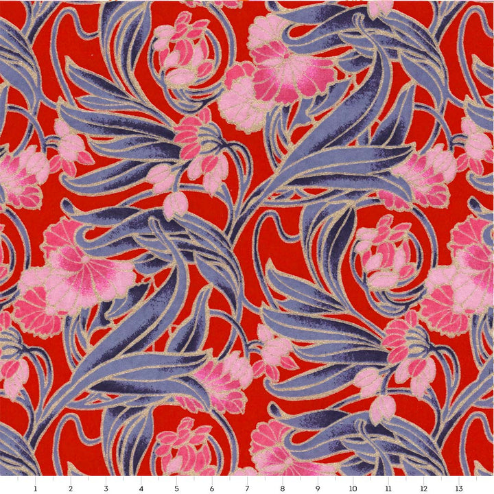 carré de 14cm par 14cm de papier japonais yuzen chiyogami aux motifs de fleurs « art nouveau » dans les tons rouges, roses et bleu foncé adeline klam (M1013)