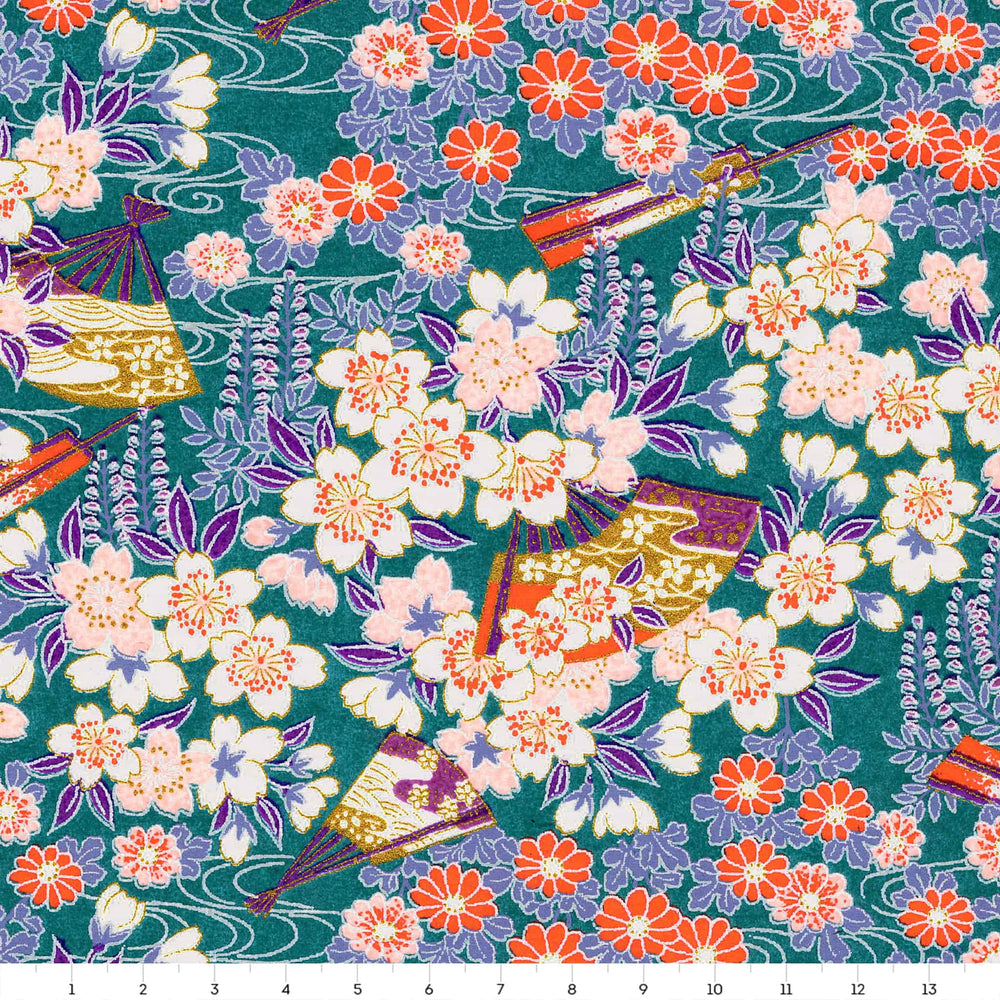 carré de 14cm par 14cm de papier japonais yuzen chiyogami aux motifs de fleurs de cerisier, de chrysanthèmes, de glycines et d'éventails dans les tons rbleu canard et pervenche, orange, rose clair et blancs adeline klam (M1063)