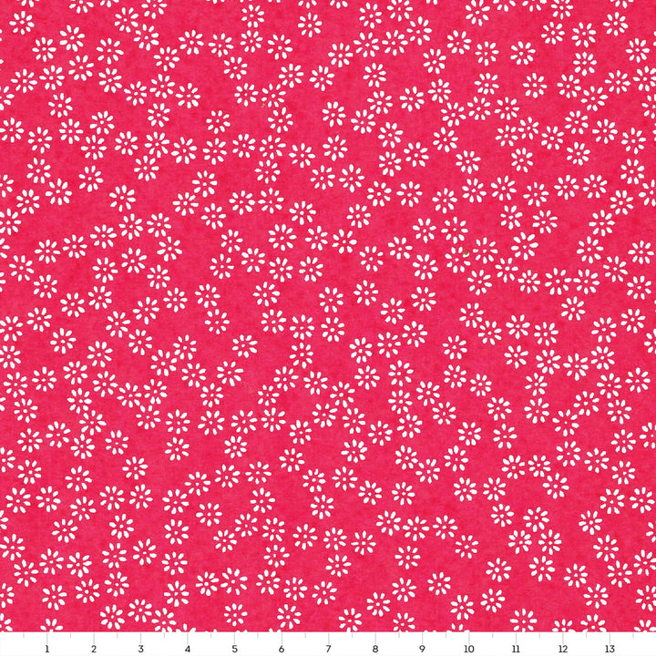 carré de 14cm par 14cm de papier japonais yuzen chiyogami aux motifs de semi de fleurs blanches sur fond rose fuchsia adeline klam (M506)