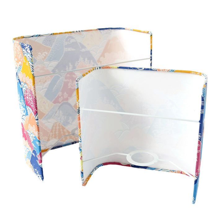 duo d'appliques murales japonaises (petit et grand modèle) de dos aux motifs de montagnes et rivières dans les tons bleus, orange, jaunes et mauve (M966) adeline klam