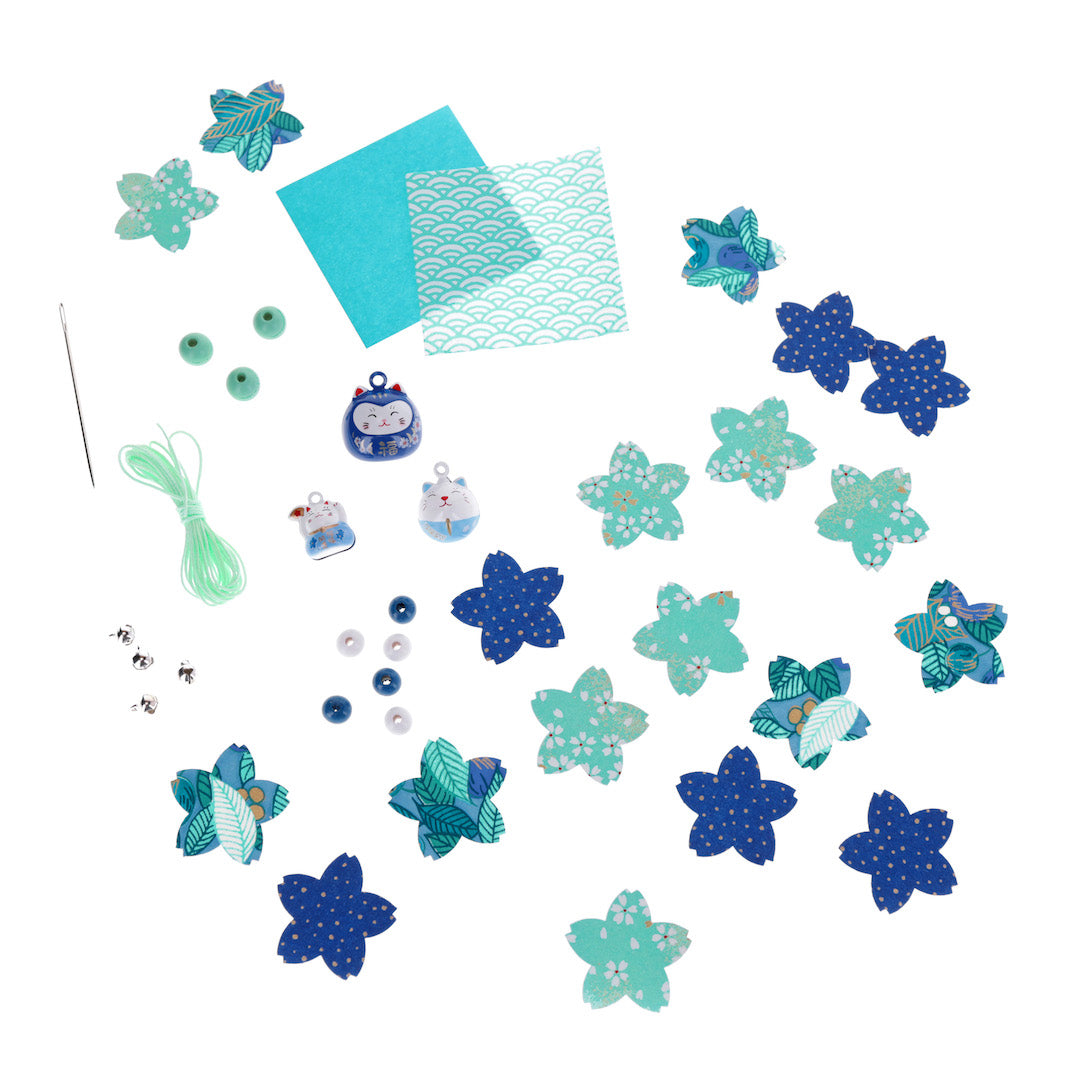 fournitures du kit guirlande porte-bonheur vert d'eau, bleu canard et bleu foncé « paon » Z1 adeline klam