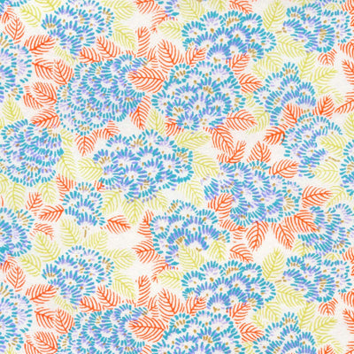 papier japonais yuzen chiyogami aux motifs de chrysanthemes ajania bleues, orange et jaunes adeline klam de 10cm par 10cm (M993)