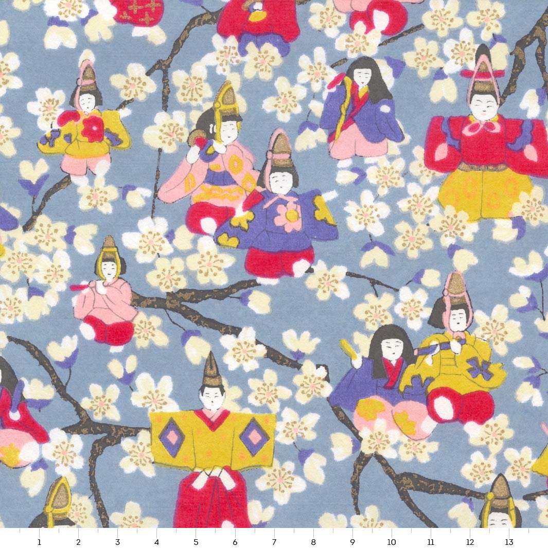 papier japonais yuzen chiyogami aux motifs de poupées hina matsuri et fleurs de pêcher bleu gris, rose rouge, bleu violet, rose clair et jaune adeline klam de 14cm par 14cm (M1005)