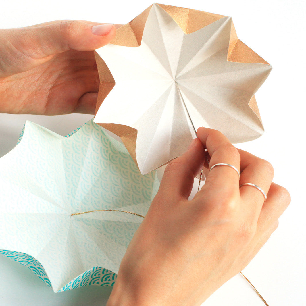 photo d'une étape du montage des pampilles du kit pampilles adeline klam