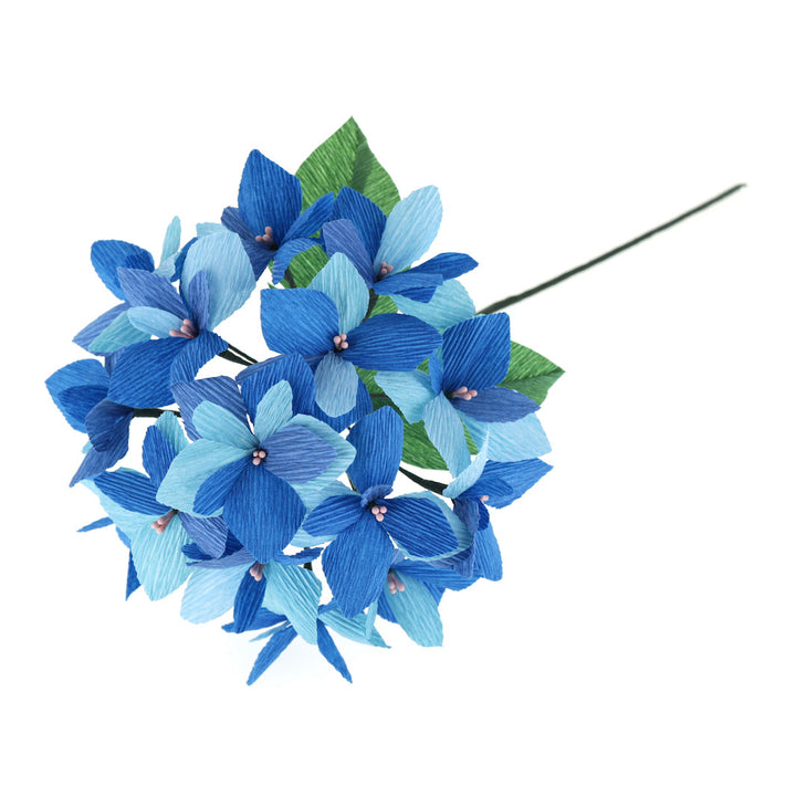 photo packshot de la boule d'hortensia bleue du kit bouquet d'hortensia en crépon dans les tons bleu clair et foncé, rose fuschia et mauve « quimper » adeline klam