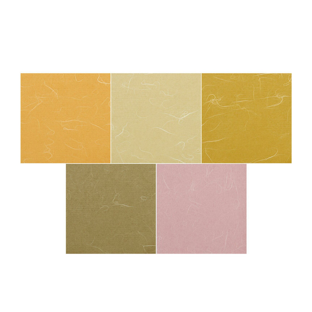 photo packshot des couleurs proposées (jaune, vert, mauve) du set de 30 papiers origami unis texturés façon unryu  dans des tons naturels et terreux de 15cm par 15cm rico design