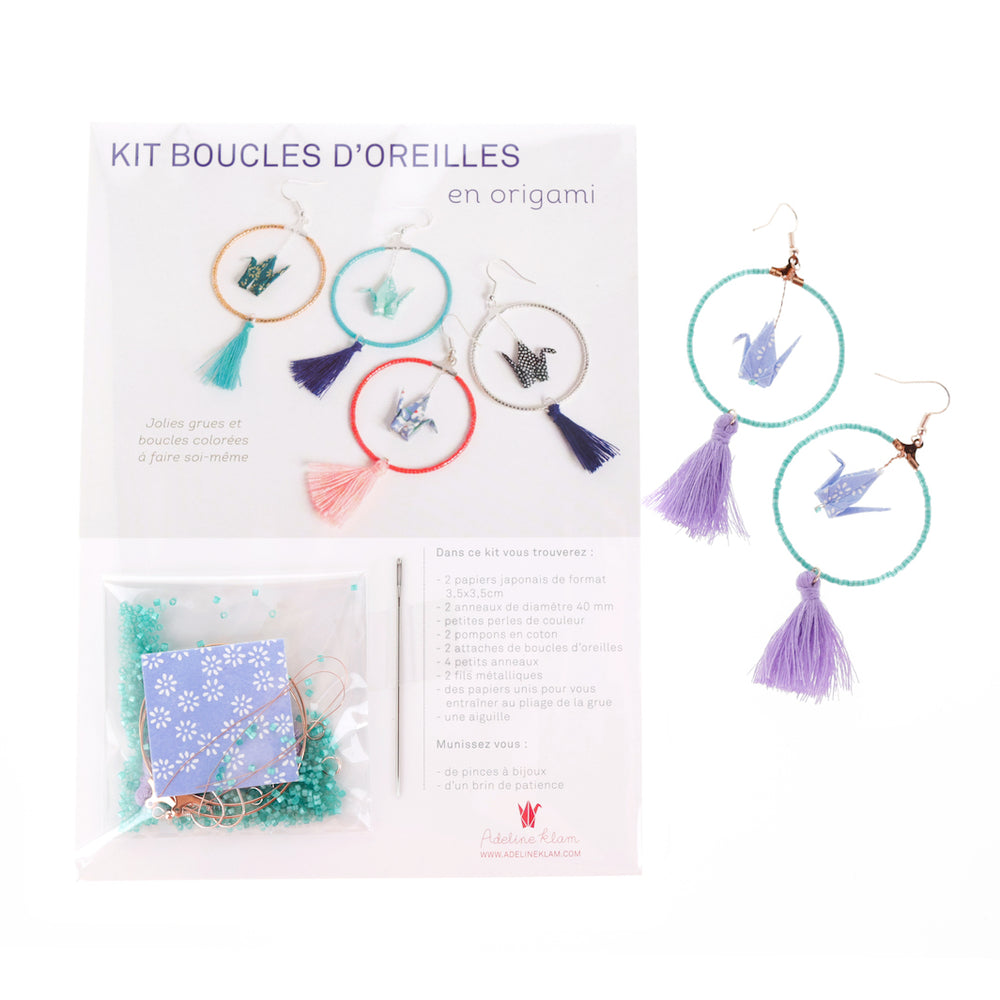 photo packshot du dépliant et des boucles d'oreilles montées du kit boucle d'oreilles en origami dans les tons vert menthe, bleu lilas et mauve adeline klam