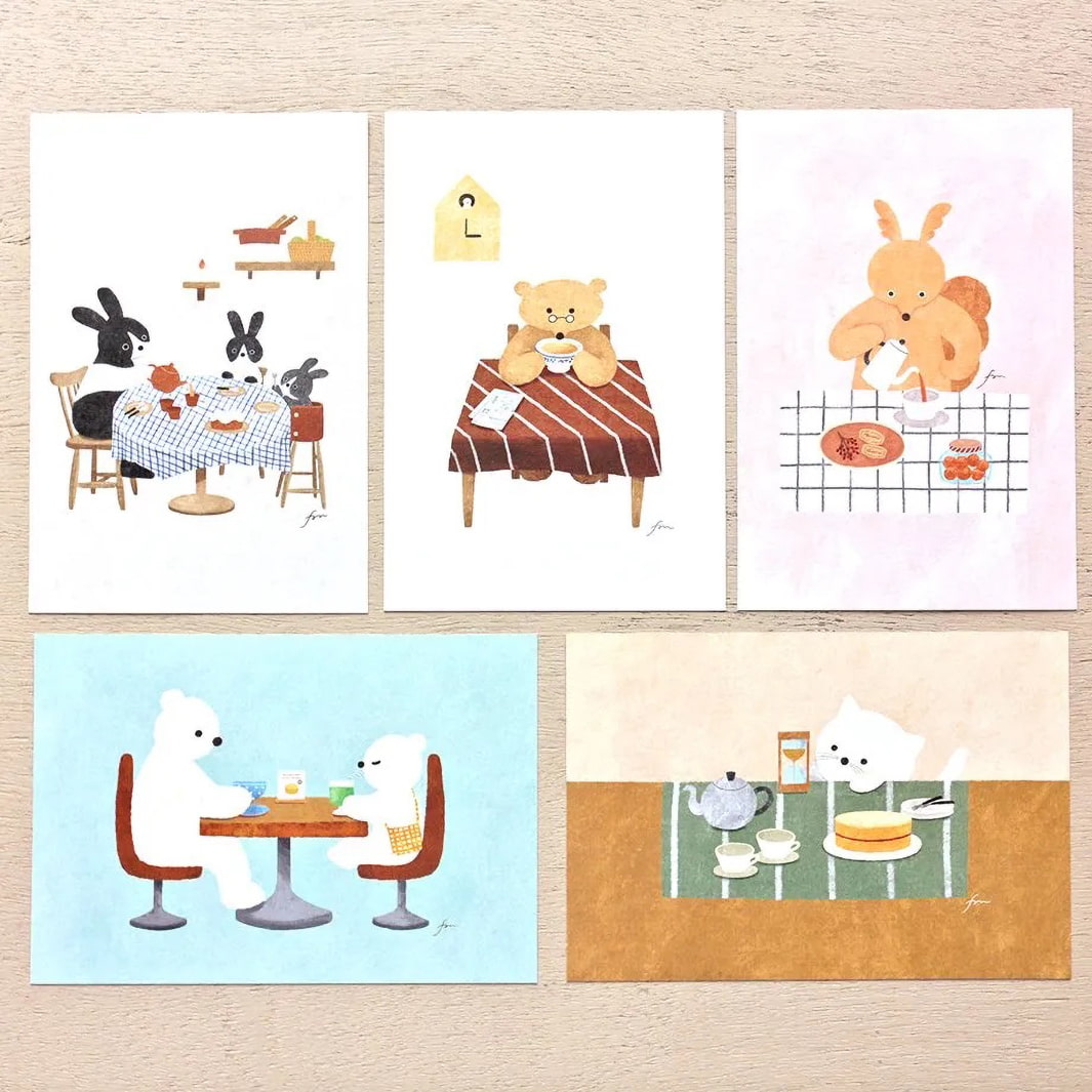 photo packshot du détail des 5 motifs du bloc de cartes postales de 10 cartes et 5 motifs « tea time » par Mariko Fukuoka pour Cozyca Products