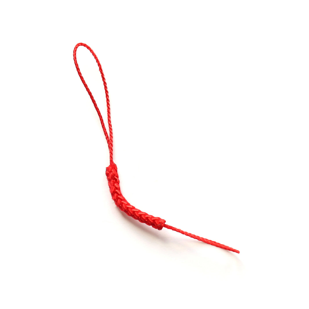 photo packshot d'une dragonne pour attache de porte-clefs de couleur rouge