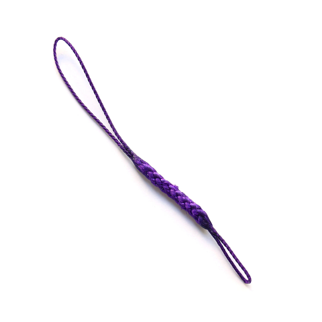 photo packshot d'une dragonne pour attache de porte-clefs de couleur violet foncé