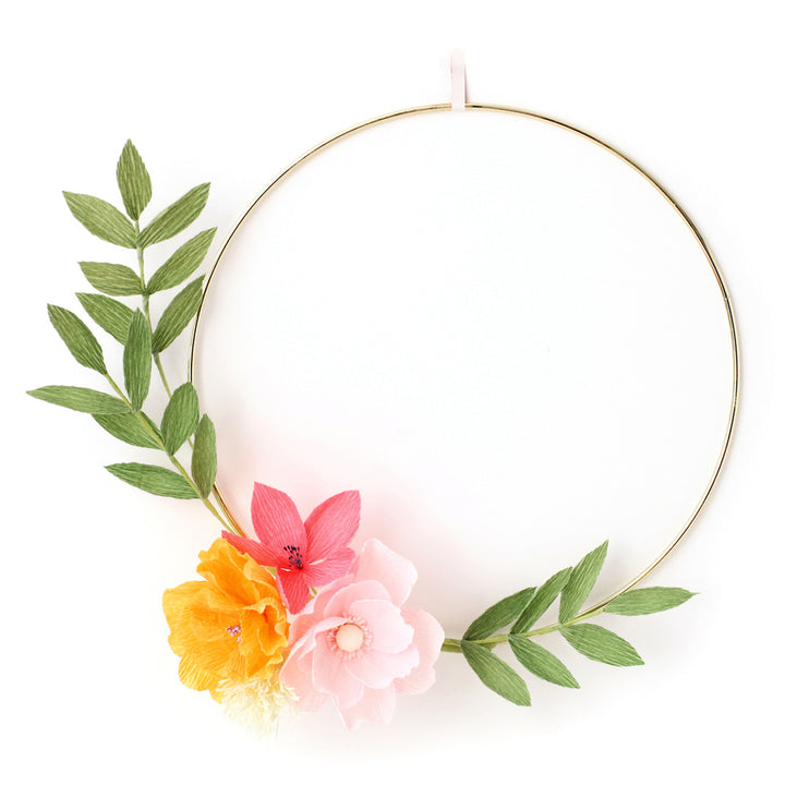 photo packshot des fleurs montées sur cerceau du kit bouquet de fleurs de en crépon dans les tons jaunes, roses, orange et verts « agrume » adeline klam