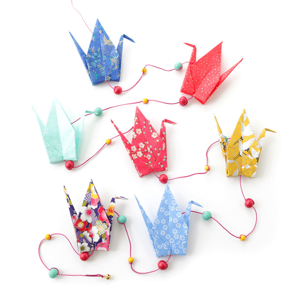 Kit Guirlande de Grues en Origami - Bleu Nuit et Ciel, Rouge, Rose, Vert d'Eau et Jaune - Arc en Ciel - Y5