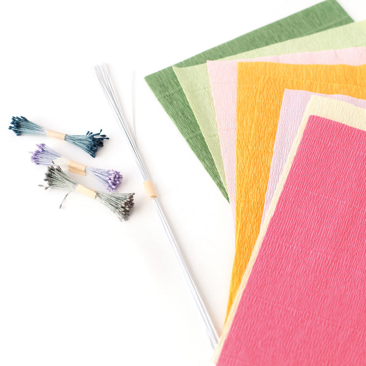 photo packshot du matériel du kit bouquet de fleurs de en crépon dans les tons jaunes, roses, orange et verts « agrume » adeline klam