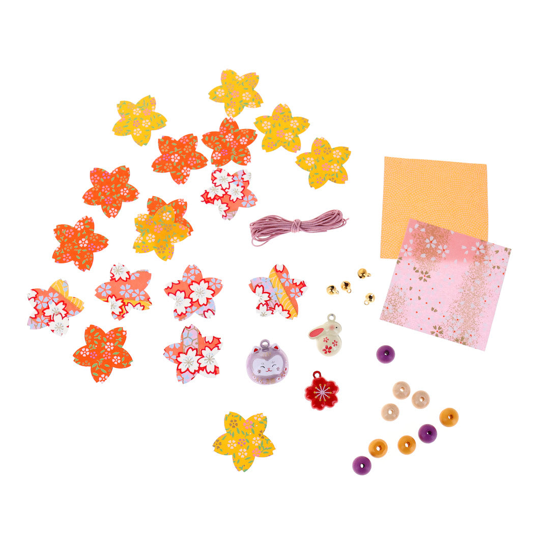 photo packshot du matériel du kit guirlande porte-bonheur jaune, rose, mauve et rouge « pondichéry » adeline klam