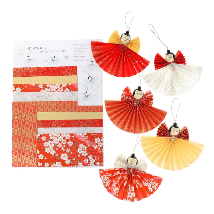 photo packshot du packaging et des anges montés du kit anges accordéon rouge orange, dorés et blanc « goji » adeline klam