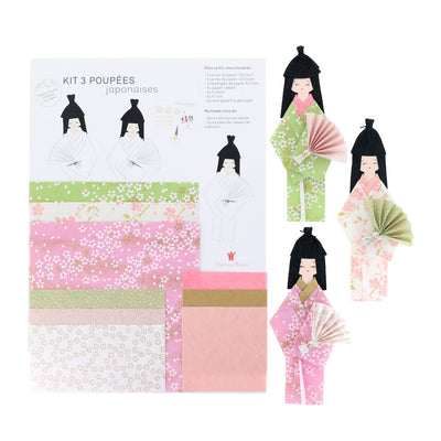 photo packshot du packaging du kit poupées japonaises « hina matsuri » dans les tons roses, verts, blancs et dorés adeline klam