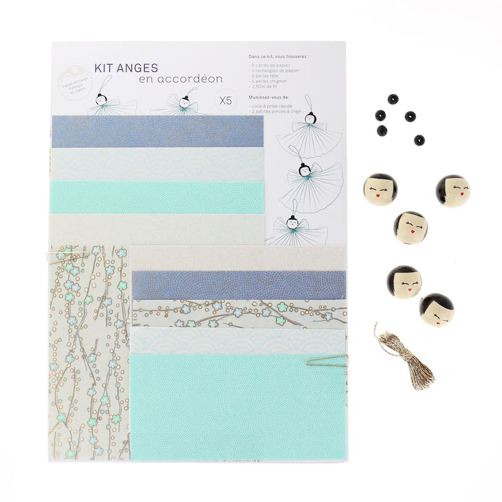 photo packshot du packaging et du matériel du kit anges accordéon bleu gris, vert d'eau et blanc nacré « banquise » adeline klam