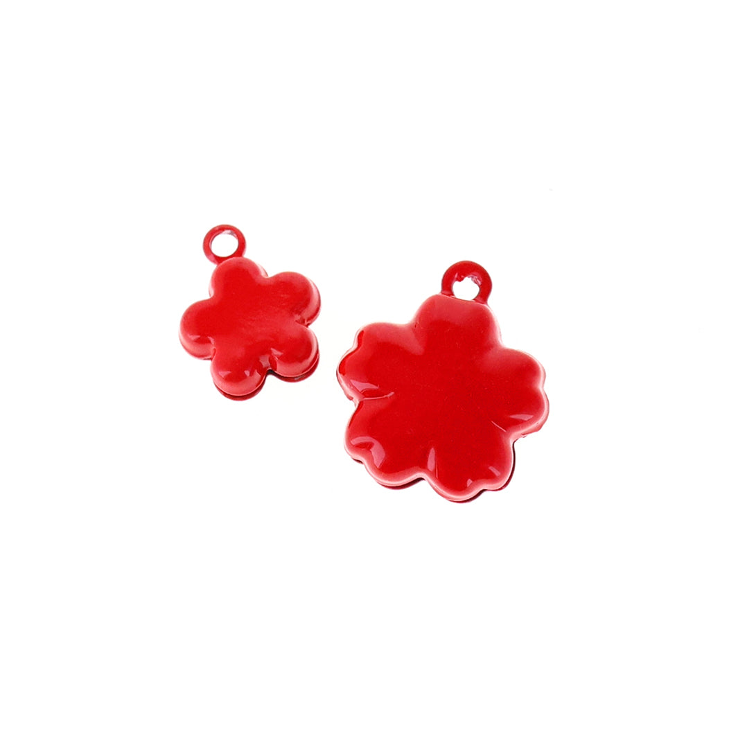 photo packshot des versos du petit et du grand modèle de grelot en forme de fleur de cerisier rouge