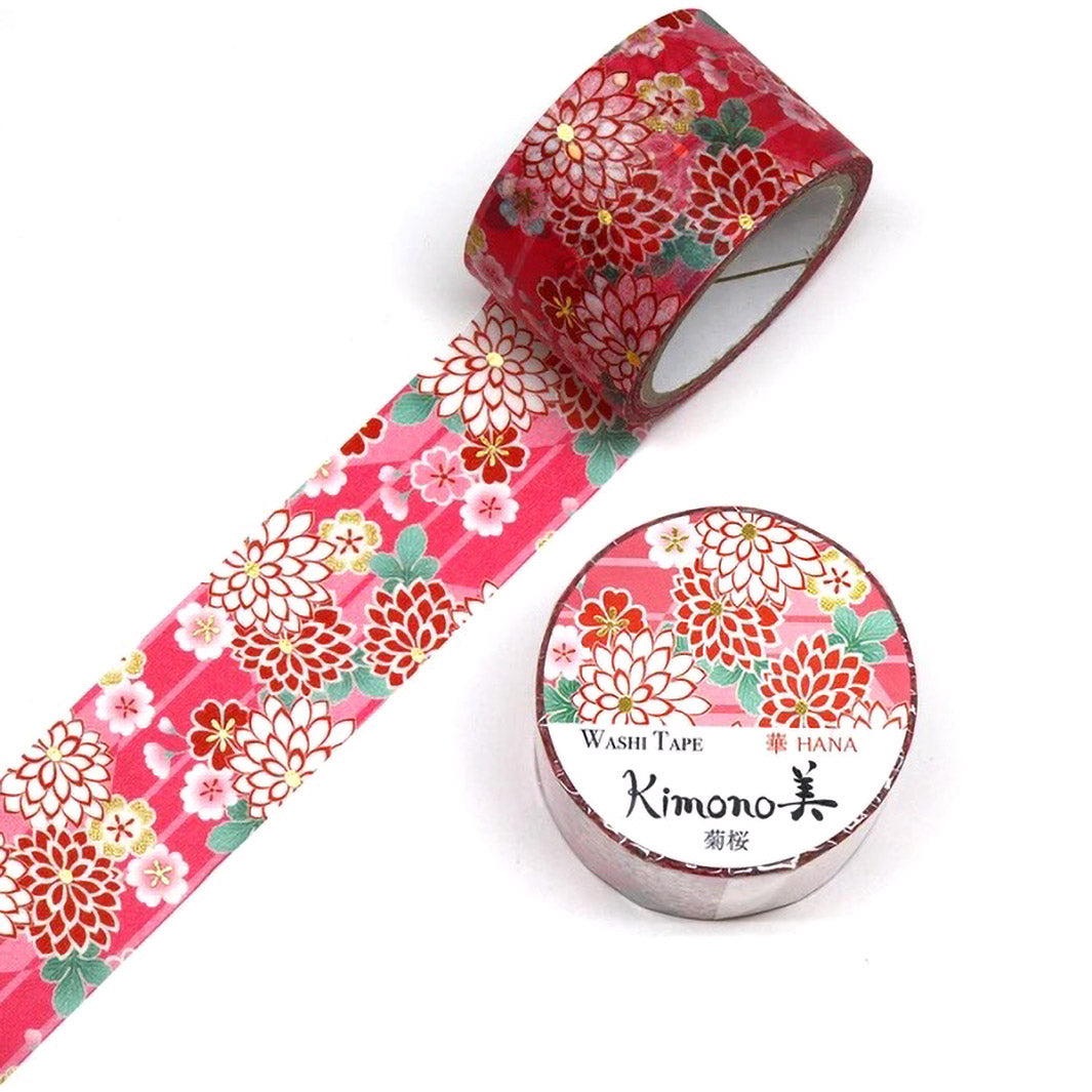 photo packshot d'un masking tape au motifs de chrysanthèmes et de fleurs de ceriser dans les roses, rouges et verts