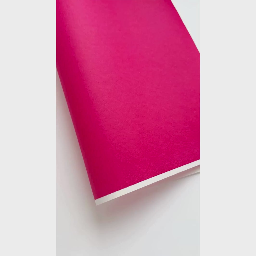 vidéo de démonstration du papier japonais yuzen chiyogami uni de couleur rose fuchsia adeline klam (U506)