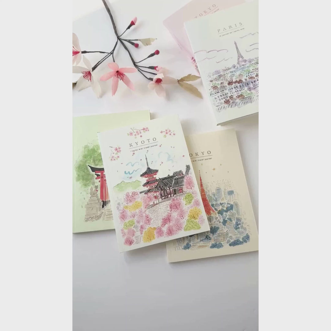 vidéo de présentation de l'intérieur des carnets de voyage format A5 illustrés de vues de tokyo, kyoto et paris de la collection l'après-midi de pansydaisy