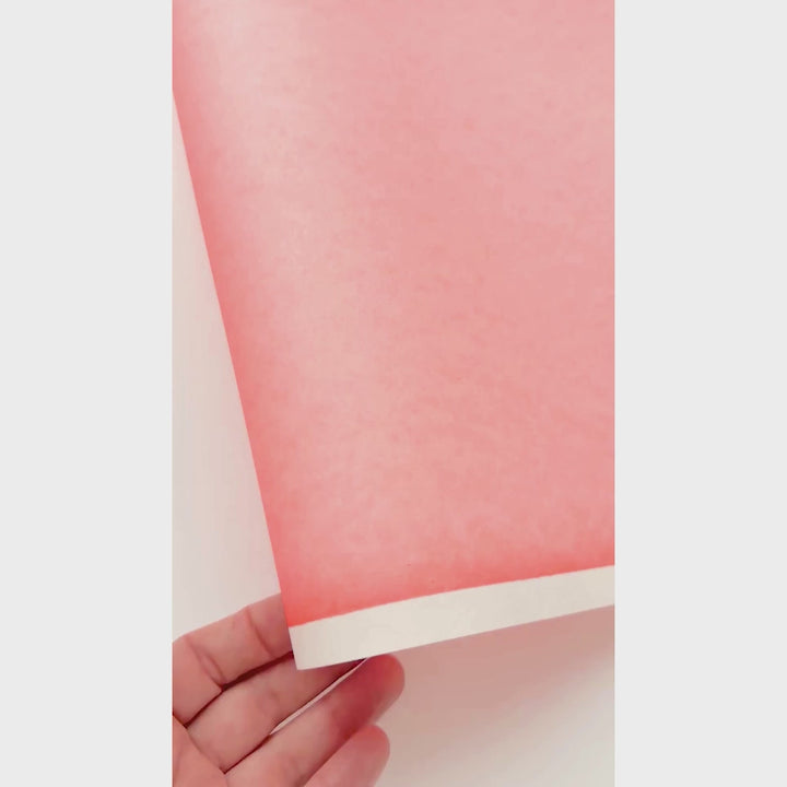vidéo de démonstration du papier japonais yuzen chiyogami uni de couleur rose fluo pastel adeline klam (U1019)