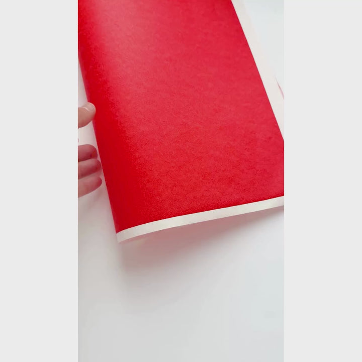 vidéo de démonstration du papier japonais yuzen chiyogami uni de couleur rouge adeline klam (U532)