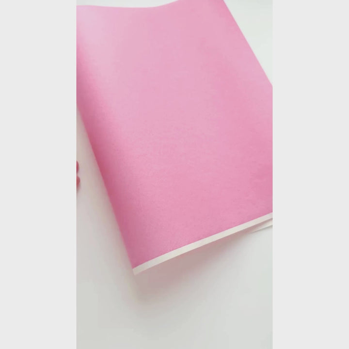 vidéo de démonstration du papier japonais yuzen chiyogami uni de couleur rose blush adeline klam (U534)