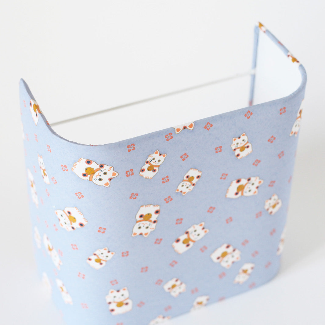 Applique murale japonaise - Maneki Neko - Lavande, Corail et Moutarde - M839