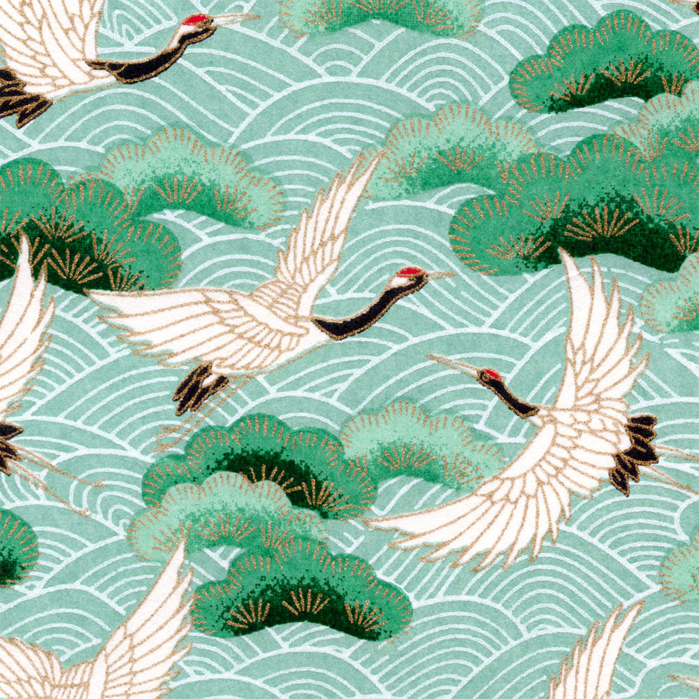 carré de 10cm par 10cm de papier japonais yuzen chiyogami aux motifs de grues, de pins et de vagues dans les tons vert d'eau et vert sapin adeline klam (M921)