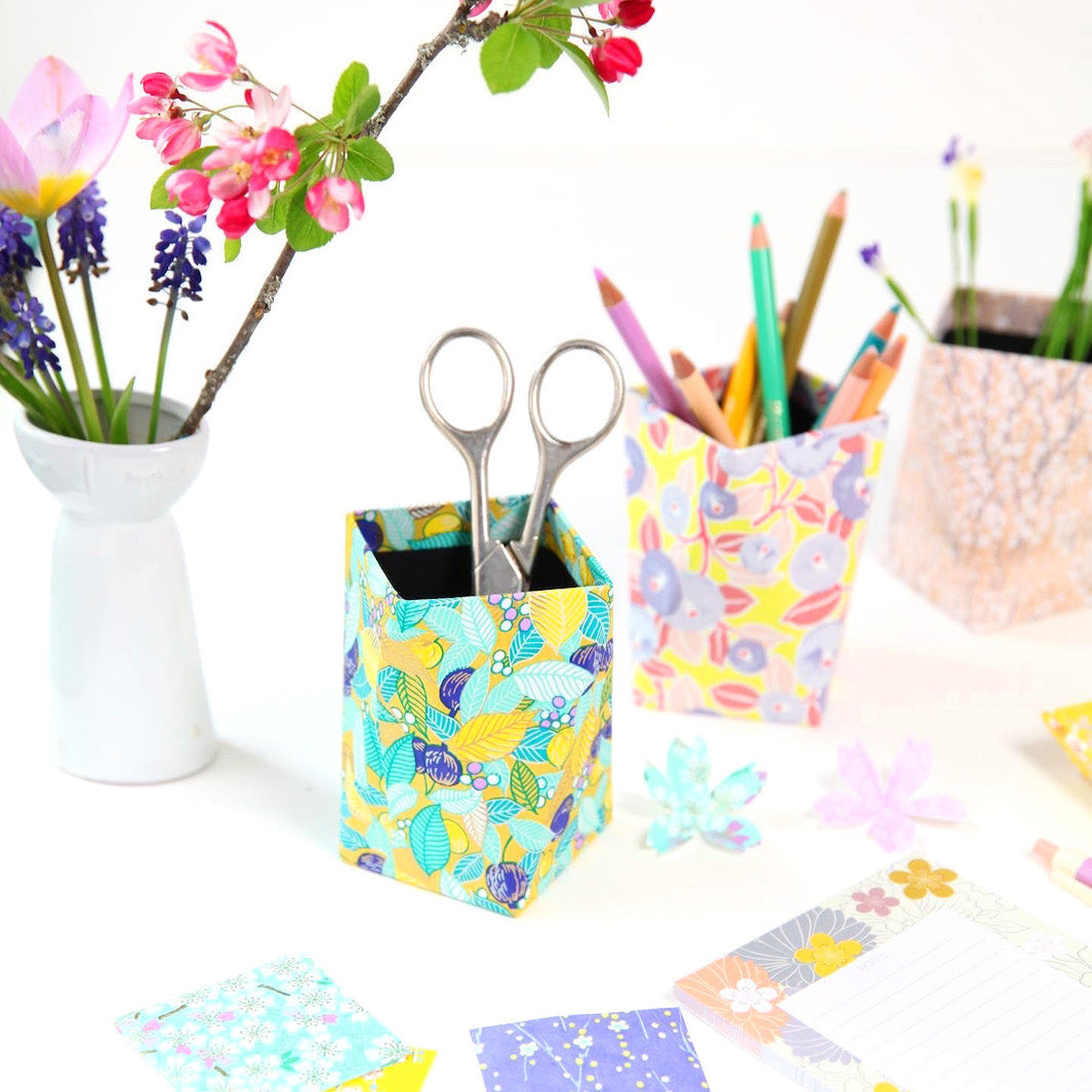 Pot à Crayons Prisme - Feuilles, Baies et Fruits - Jaune, Turquoise et Violet - M853
