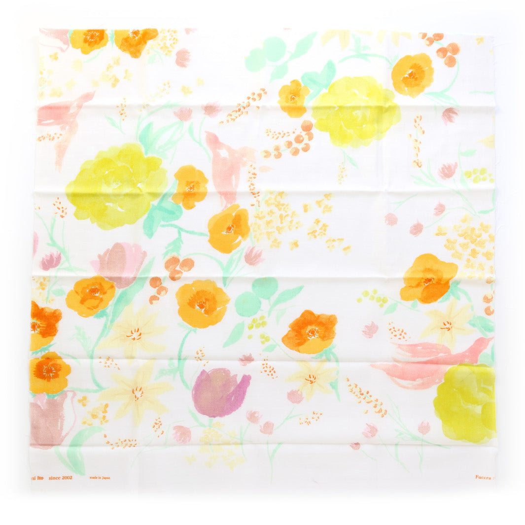 Tissu Japonais - Fleurs Aquarelle - Jaune, Orange, Rose, et Vert - T489