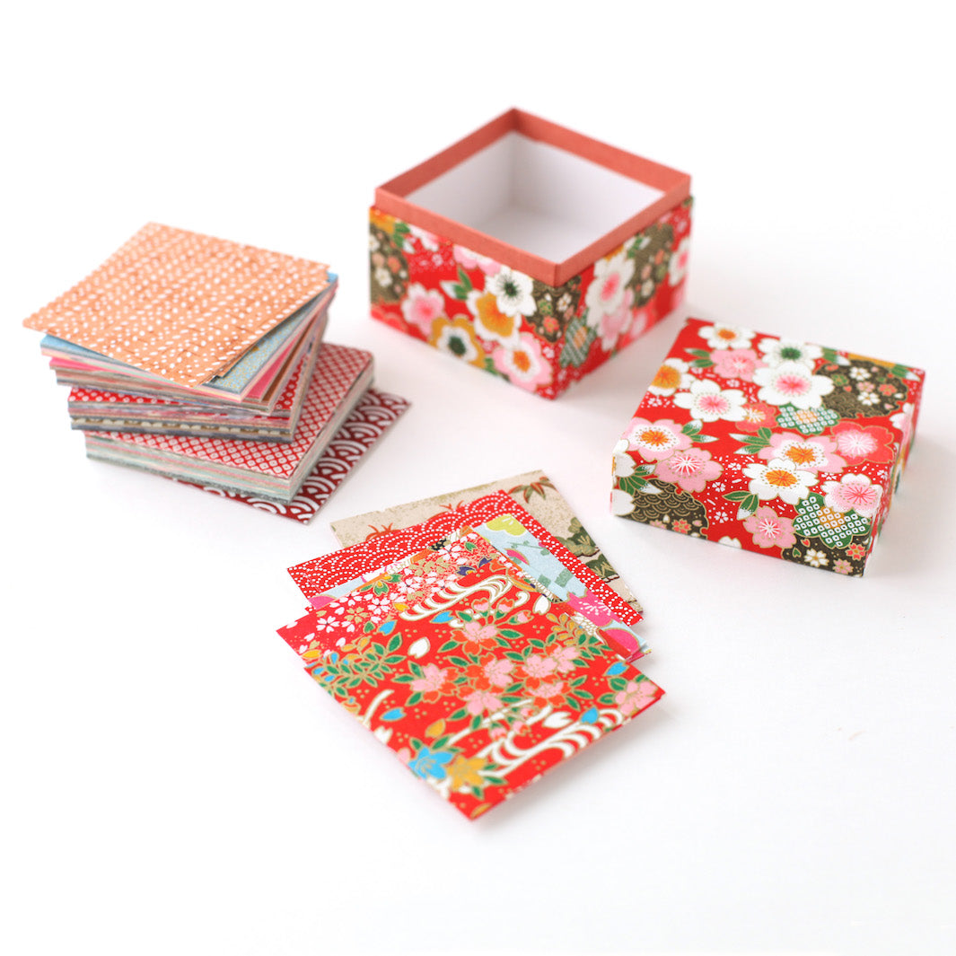 200 Papiers Origami - 6 x 6 cm - Motifs variés - Traditionnel - Boîte Rouge