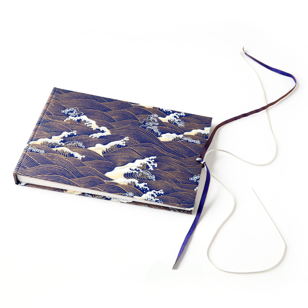 Album Photo en Papier Japonais - Vagues & Écumes - Bleu Nuit et Or - M851 - Petit Rectangle