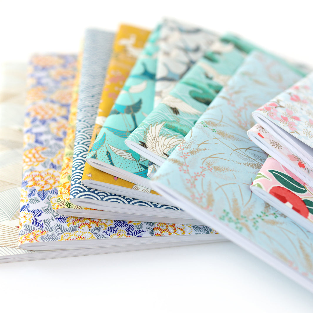 Carnet Papier Japonais - Conifères et Baies - Bleu Ciel, Or, Argent, Corail et Vert - M926