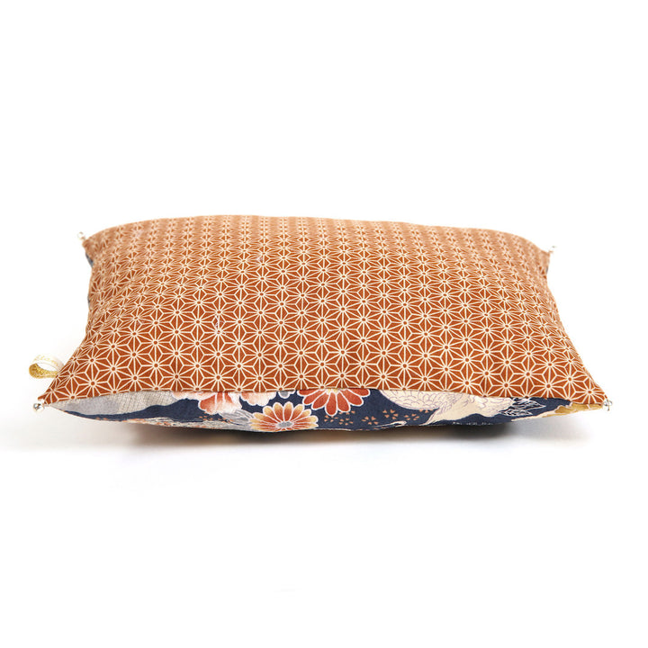 Coussin en Tissus Japonais - Grues, Camélias et Étoiles - Bleu Marine et Brique