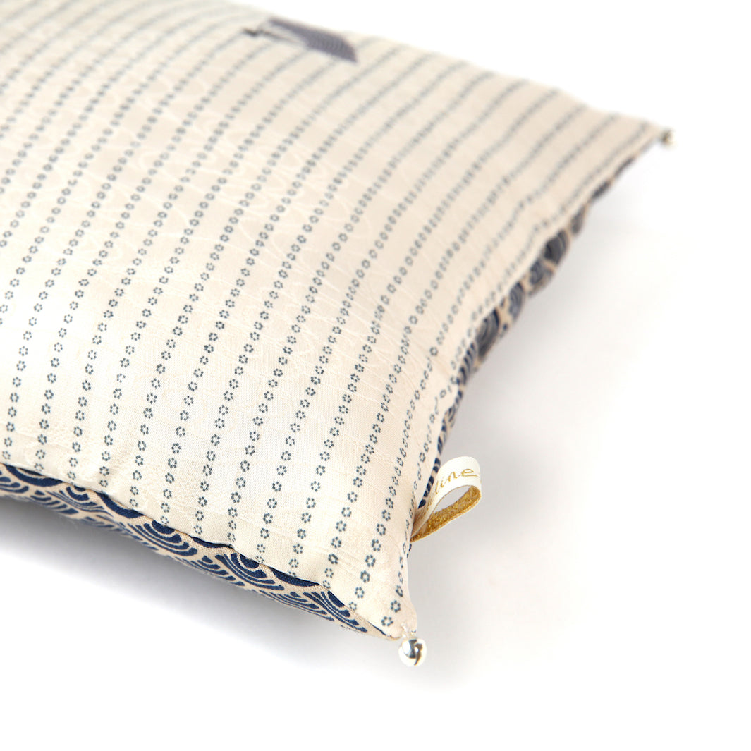 Coussin en Tissus Japonais - Éventails et Vagues - Beige et Bleu Marine