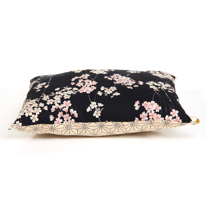 Coussin en Tissus Japonais - Fleurs de Cerisier et Étoiles - Noir, Beige et Rose Pâle