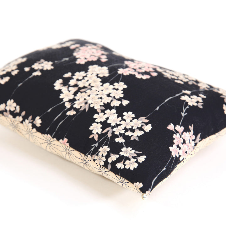 Coussin en Tissus Japonais - Fleurs de Cerisier et Étoiles - Noir, Beige et Rose Pâle