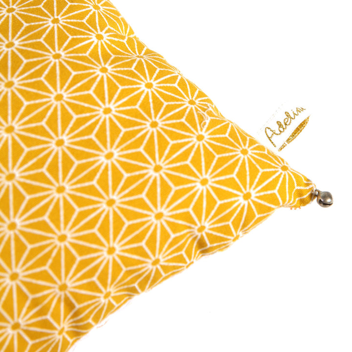Coussin en Tissus Japonais - Fleurs de Cerisier et Étoiles - Rose Pâle et Moutarde