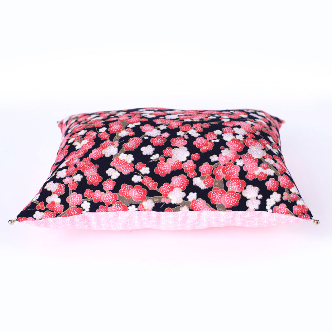 Coussin en tissu japonais - Fleurs de Prunier et Étoiles