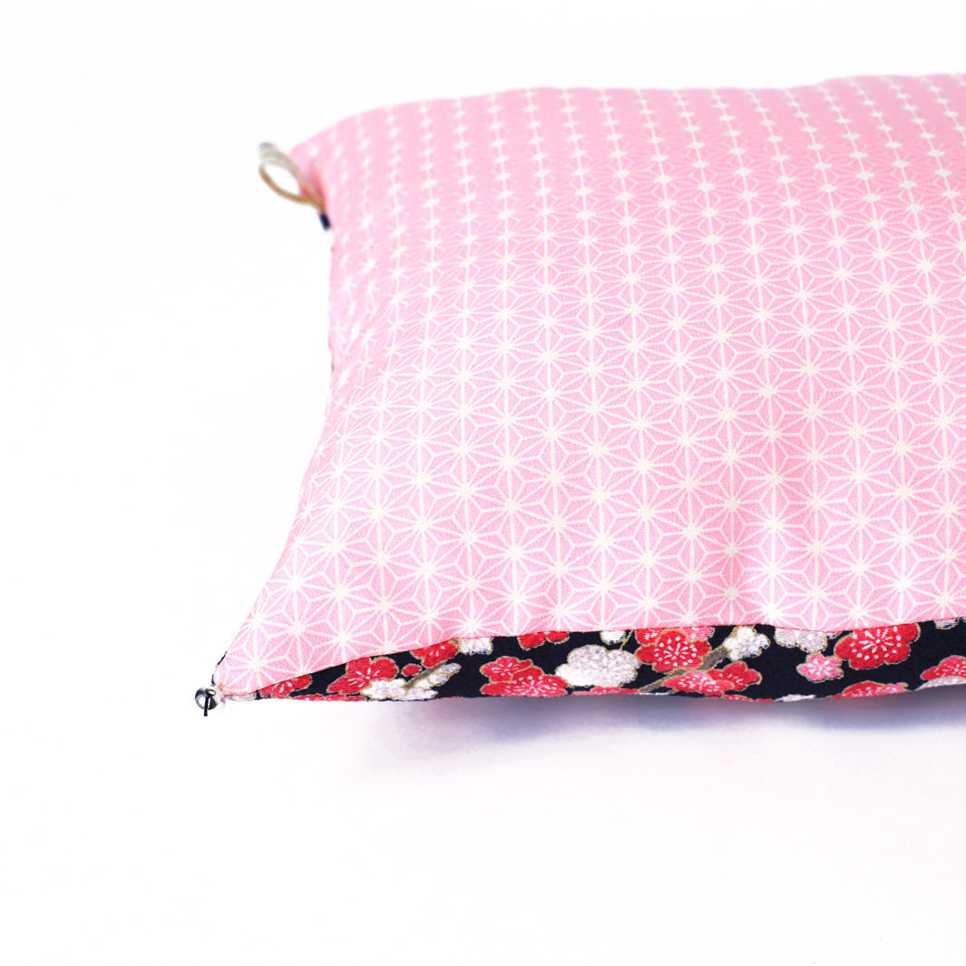 Coussin en tissu japonais - Fleurs de Prunier et Étoiles
